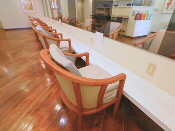 サテンドール ヘアクラブの写真/自分へのご褒美タイム*広い店内を貸切る贅沢マンツーマン施術でベテランが向き合う上質な美髪メンテナンス