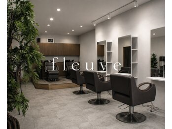 フルーヴ(fleuve)の写真/髪質改善×再現性カットのスペシャリストがマンツーマン施術。貸切空間で自分だけの時間を過ごせます◎