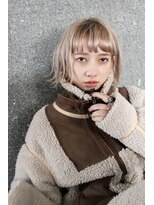 ビビト(bibito)&nbsp;bibito  デザインカラーベージュ　イルミナ  抜け感フレンチロブ