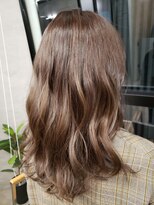 ジーナ 船橋(Zina)&nbsp;オトナ女子ツヤ髪アッシュカラーふんわりミディシースルーバング