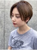 前髪長め　ショートヘア　ショートボブ　耳かけショートボブ