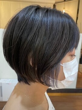 ブラフ(B.R.AP.h) ナチュラルショートボブ　×　インナーシルバー