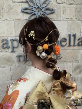 カぺリベラ テラス Capelli bella TERRACE 成人式アップスタイル ミディアム 編みおろし