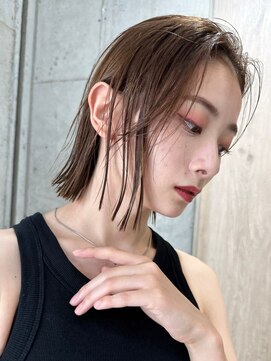 サンク 原宿 表参道(cinq) 切りっぱなしボブタッセルボブ外ハネボブベージュカラー韓国風