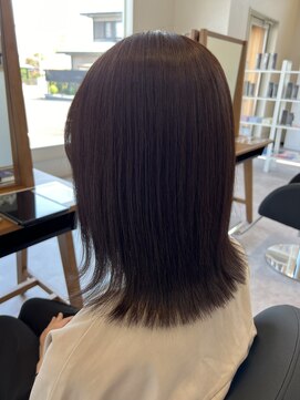 ワッペン(wappen) *外ハネ艶髪ミディアムレイヤー*