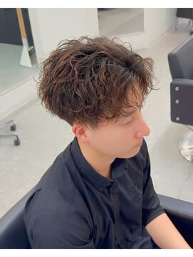 ブライト(BRIGHT) シャドウパーマセンターパート