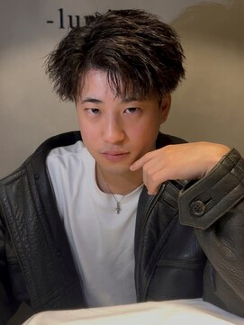 ボンドストーリールミエール(Bond Story lumiere) ツイストパーマのアップバングスタイル