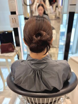 アピッシュ ギンザ(apish ginza) 大人上品タイトカチモリ風アレンジ