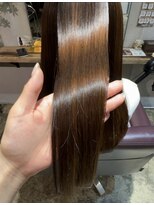 フークフーク(HOEK HOEK) ◎ 艶髪ストレート