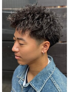 リア(Li'a) スパイキー×ルーズショートパーマ×ツイスト