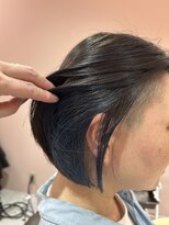 ルーム シンサイバシ(room shinsaibashi)&nbsp;ブルーインナーカラー×大人ボブ