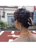 ヒゲメガネ(hige megane.)&nbsp;おくれ毛がポイントのあみこみアップ