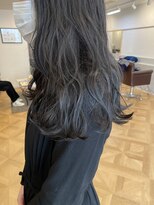 インビテーション(invitation) 【guest style】モノトーングレージュ×ウェーブ