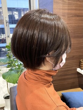 アンビエンテ(ambiente) ショートボブ　くびれ丸み◎【坂根】