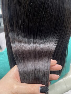 フォンド 津田沼(fond.) 黒髪/グレーベージュ/レイヤーロング/前髪パーマ/津田沼