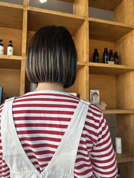 アウラヘアーサロン(aura hair salon) プレイングカラー×ミニボブ