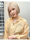ホワイトブロンド/ミニボブ