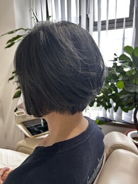 アンキャトル(un quatre) ヘナで大人綺麗めボブ