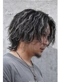 ホワイトハイライトツイストスパイラルパーマセンターパート