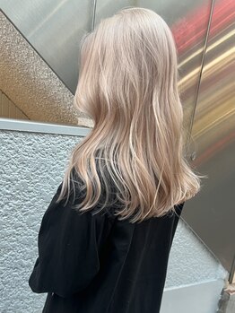 ヨッカ(YOCCA)の写真/自分に1番似合う長さに絶妙な抜け感をプラス★#外国人風ハイライト#バレイヤージュ#Wカラーとの相性も◎