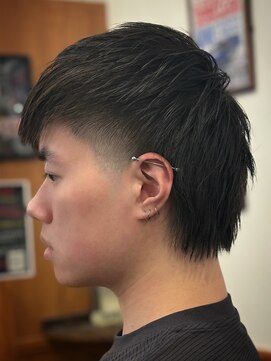 ブレイズマン(BLAZEMAN) 横顔が美しいマレットヘア