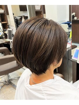 カイノ イオンモール草津店(KAINO) 丸みシルエットの大人ショートボブ