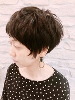 ゾンネ(ZONNE)&nbsp;【ZONNE】耳出しマッシュショートボブ