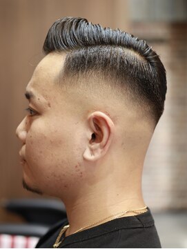 バーバーショップ スバル(BARBERSHOP SUBARU) <理容室><バーバー>緩パン濡れパンアイロン七三フェード