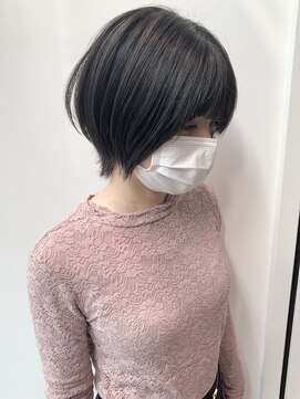 ステア ケース(stair case) 大人かわいい黒髪外ハネショートウルフ前髪あり