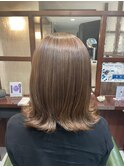 外はねミディアムブラウンベージュナチュラル艶カラー髪質改善
