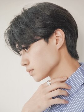 ジョエミバイアンアミ(joemi by Un ami) センターパート カルマヘア 毛流れパーマ ダウンパーマ 前下がり