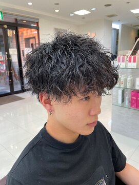 リファインド ギフト ヘアー ステージ(Refined gift HAIR STAGE) メンズ波巻きパーマショートマッシュ