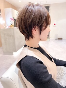 シシ 大宮(She 2.) 乾かして丸くなるショート/丸みショート/前髪/ベージュカラー