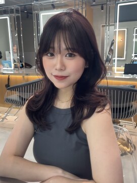 ロンドミラー 博多店(Lond Mirror) ミディアムレイヤー/艶のあるワインレッド