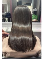 スライバイリアオオサカ(Sly By Ria OSAKA)&nbsp;髪質改善/縮毛矯正/酸熱トリートメント【梅田】【大阪】