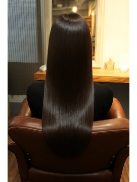 スローネ(THRONE) 縮毛矯正で艶髪／20代30代40代／新宿／髪質改善