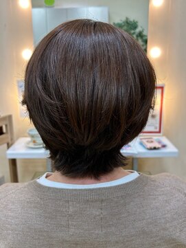 ビワテイ(Biwatei) 30代・40代には秋季色でも暗くなり過ぎないローライト