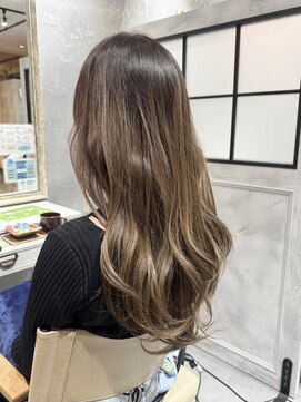 レイヤーカット×ミルクティーベージュ♪