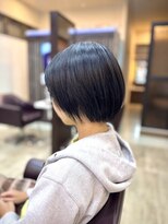 トレセッテ(tre sette)&nbsp;広がりなく収まりの良いショートボブスタイル