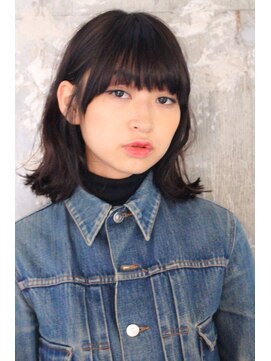 ドゥーア 代官山(Door) 黒髪重めバング×ハネ感カール