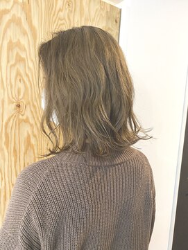 イン(in.) ミディアムベージュ1