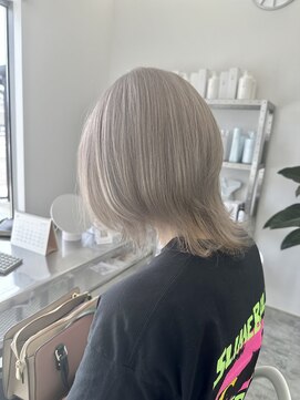 トイロ(toiro) ホワイトベージュ×ウルフ