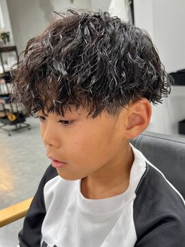 フゥ 宇都宮(FeU) 波巻きスパイラルパーマツイストパーマメンズマッシュパーマ