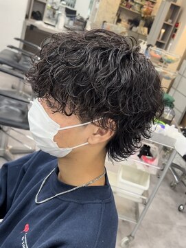 アーリー(Ali'i) 波巻きスパイラルパーマツーブロックウルフヘア