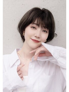 レヴ 草加店(LEV.) セミディシアーカラー切りっぱなしボブ