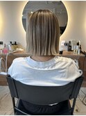 切りっぱなしボブ　ハイトーン