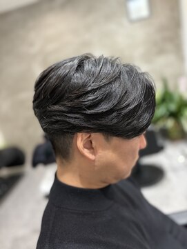 レンネ(Renee) 大人の色気溢れるメンズカット×毛流れパーマ