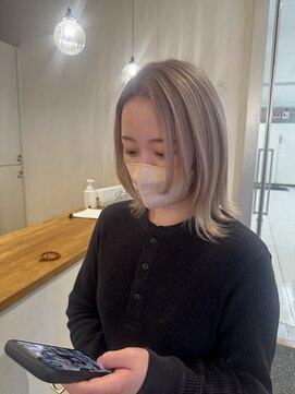 ルッツ(Lutz. hair design) 2/8 ミルクティーベージュカラー