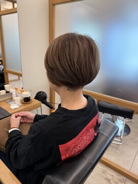  リュクスバトーバイトリコ 船橋南口店(Luxe BATEAU by tricot) 刈り上げショートボブ/20代30代40代