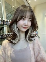 ジーナ セントラル銀座(Zina)&nbsp;ホワイトベージュインナーミディアムレイヤー顔まわりカット